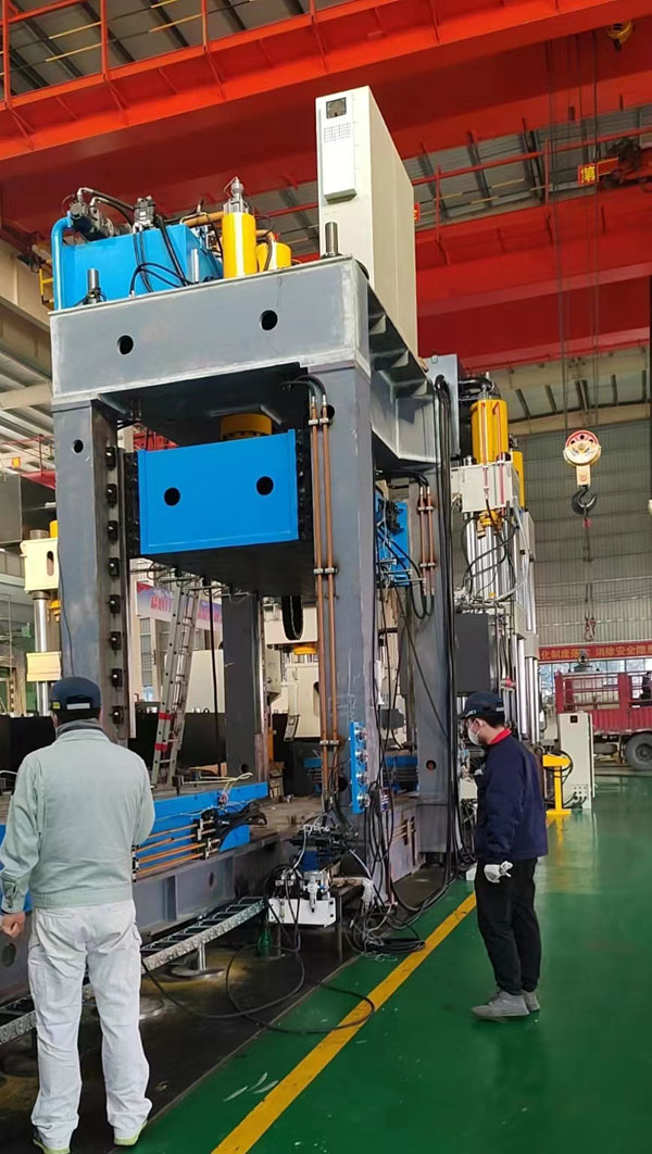 帶換模機(jī)構(gòu)的框架式液壓機(jī)